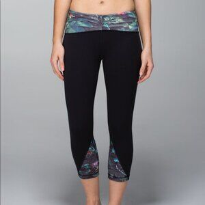 Lululemon Curious Jungle Embrace Crops Size 8 RARE PRINT! Beautiful condition